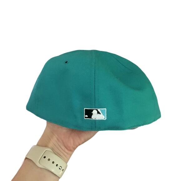 Vintage New Era Miami Marlins 100% Wool Fitted Hat 7 - Picture 3 of 4